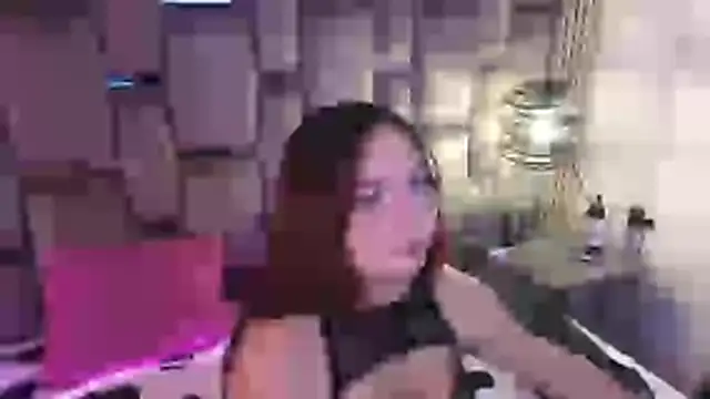 Snapshot of Mia2xsmith chatting on 12-14-25, 05:35 Mia2xsmith online show from 12-14-25, 05:35