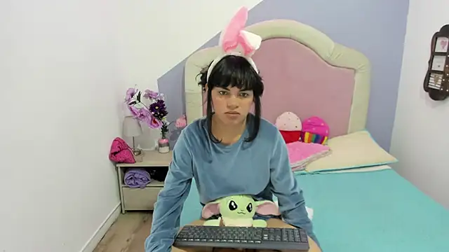 Snapshot of Angelina_rossy chatting on 09-17-25, 04:03 Angelina rossy online show from 09-17-25, 04:03