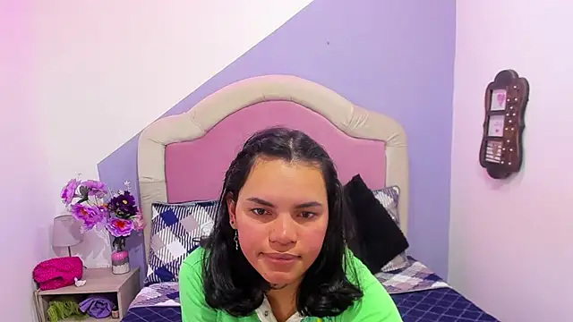 Snapshot of Angelina_rossy chatting on 10-09-25, 04:10 Angelina rossy online show from 10-09-25, 04:10