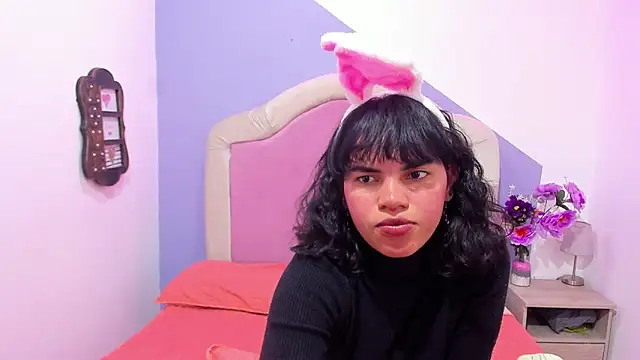 Snapshot of Angelina_rossy chatting on 10-14-25, 04:24 Angelina rossy online show from 10-14-25, 04:24