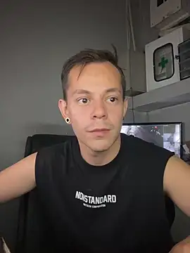 Snapshot of dimitryivanovv chatting on 10-14-25, 06:36 dimitryivanovv online show from 10-14-25, 06:36