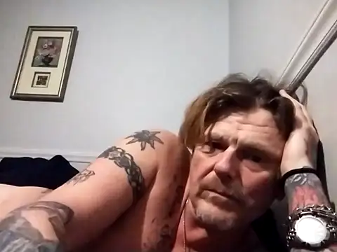 Snapshot of WiltedYeller chatting on 03-11-26, 05:57 WiltedYeller online show from 03-11-26, 05:57