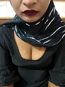 Itz Mayra  online show from 10-22-25, 06:24