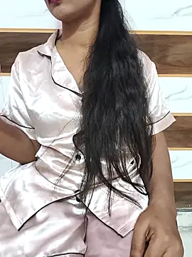 Itz Mayra  online show from 10-25-25, 08:00