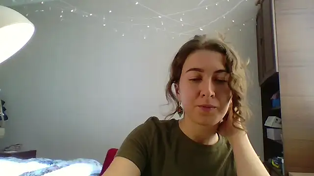 Snapshot of Mireeina chatting on 07-17-26, 02:34 Mireeina online show from 07-17-26, 02:34