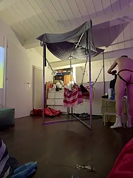 Malcom2f online show from 04-22-26, 06:49