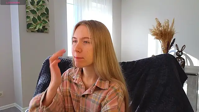 Succubelle online show from 10-04-25, 06:11