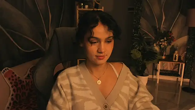 MonicaFarmer online show from 10-08-25, 06:05