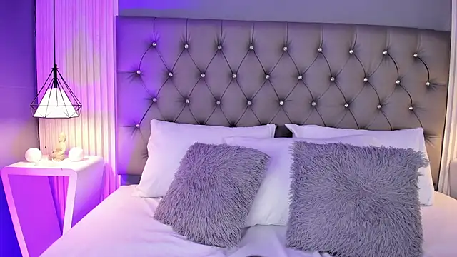 LunaBloomn online show from 03-20-26, 05:07