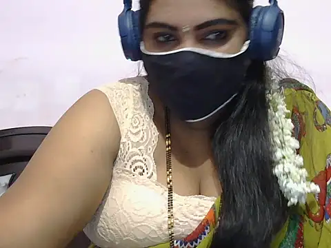 Snapshot of Nisha-telugu chatting on 10-11-25, 04:16 Nisha-telugu online show from 10-11-25, 04:16