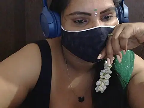 Snapshot of Nisha-telugu chatting on 11-01-25, 05:48 Nisha-telugu online show from 11-01-25, 05:48