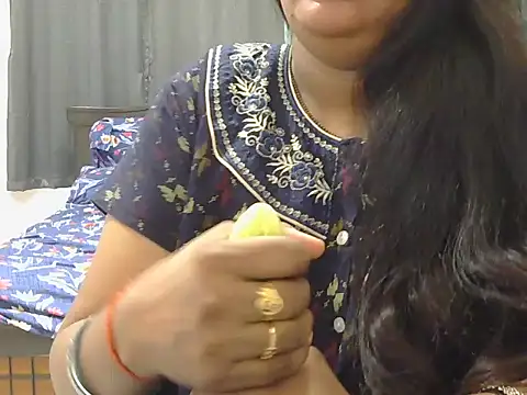 Snapshot of Nisha-telugu chatting on 05-20-26, 04:07 Nisha-telugu online show from 05-20-26, 04:07