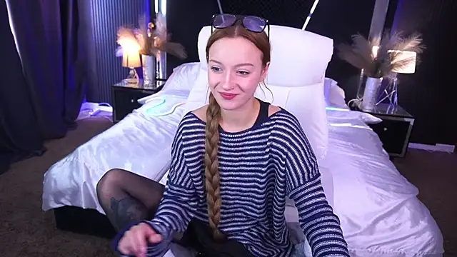 FoxyMayy online show from 10-18-25, 01:12