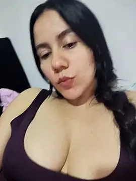 Snapshot of valen-sexx chatting on 04-29-26, 03:54 valen-sexx online show from 04-29-26, 03:54
