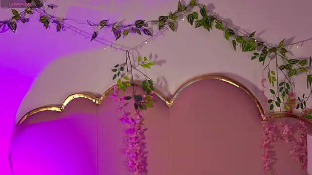 Lauuu2007 online show from 04-22-26, 09:27