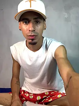 Snapshot of Alexx_1214 chatting on 09-14-25, 02:00 Alexx 1214 online show from 09-14-25, 02:00