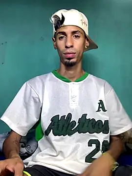 Snapshot of Alexx_1214 chatting on 09-19-25, 10:10 Alexx 1214 online show from 09-19-25, 10:10