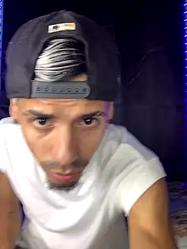 Snapshot of Alexx_1214 chatting on 10-09-25, 02:20 Alexx 1214 online show from 10-09-25, 02:20