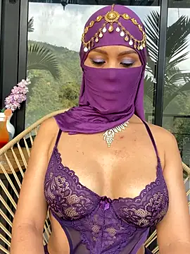 Snapshot of _hafsa_ chatting on 10-25-25, 08:47 hafsa online show from 10-25-25, 08:47