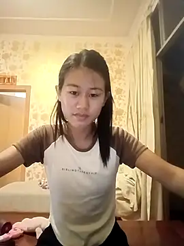 Snapshot of luy-xinh02 chatting on 09-18-25, 12:29 luy-xinh02 online show from 09-18-25, 12:29