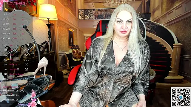 Nina Devillle online show from 05-18-26, 04:07