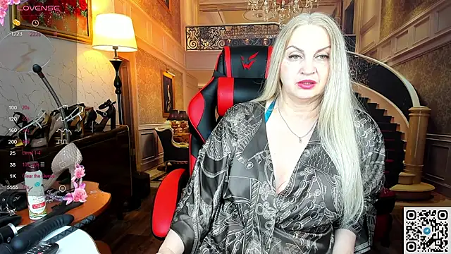 Nina Devillle online show from 05-21-26, 12:01