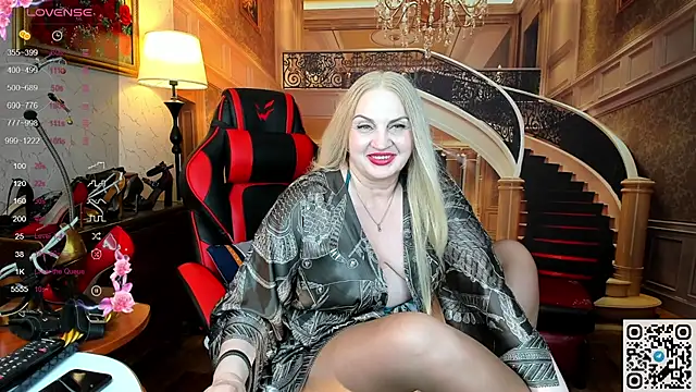 Nina Devillle online show from 06-15-26, 01:02