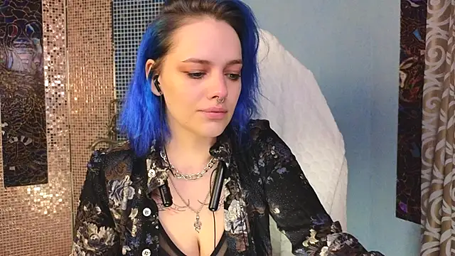 Snapshot of Eniferi chatting on 09-28-25, 03:39 Eniferi online show from 09-28-25, 03:39