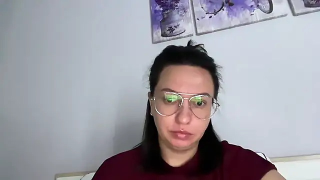 Snapshot of Karllina chatting on 08-06-26, 06:43 Karllina online show from 08-06-26, 06:43
