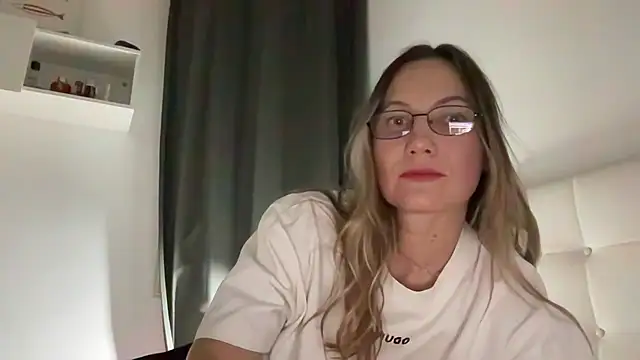 Feyoraa online show from 07-28-26, 03:32