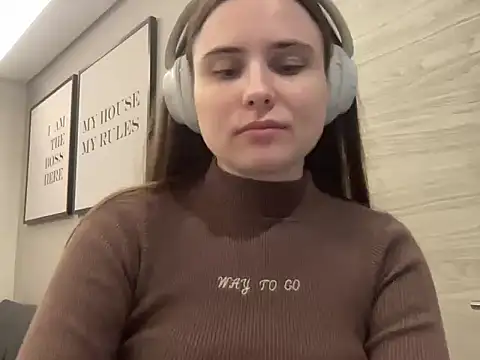 Snapshot of Olyshaa chatting on 07-30-26, 09:14 Olyshaa online show from 07-30-26, 09:14