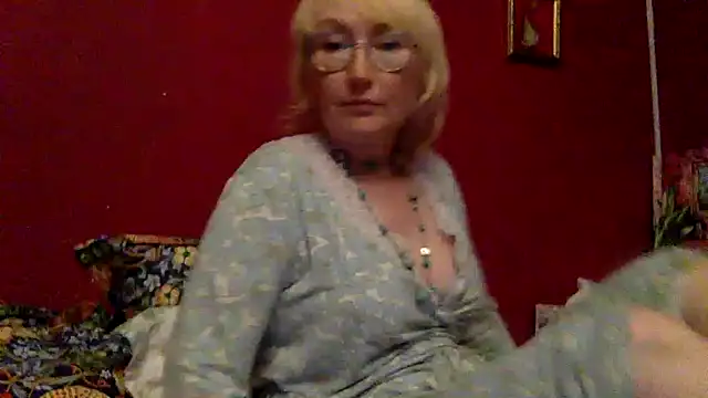 Snapshot of Zeyona chatting on 07-27-26, 03:52 Zeyona online show from 07-27-26, 03:52