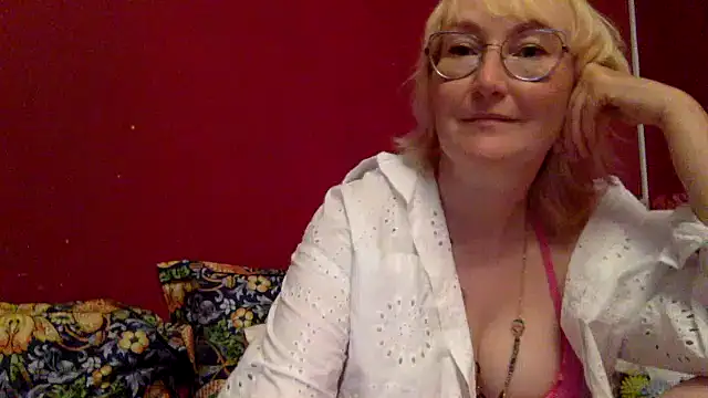 Snapshot of Zeyona chatting on 07-28-26, 12:48 Zeyona online show from 07-28-26, 12:48