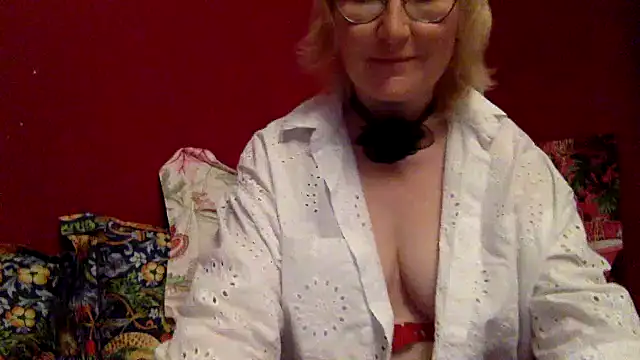 Snapshot of Zeyona chatting on 07-28-26, 05:01 Zeyona online show from 07-28-26, 05:01