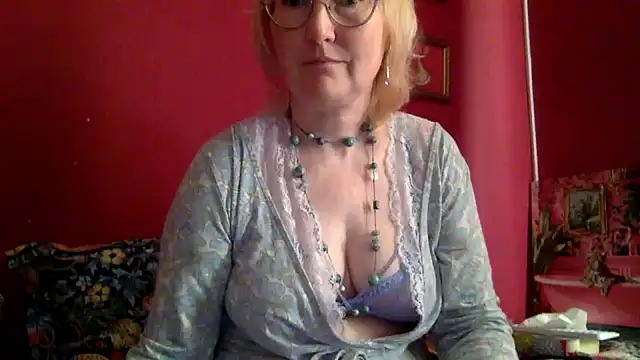 Snapshot of Zeyona chatting on 07-29-26, 03:15 Zeyona online show from 07-29-26, 03:15