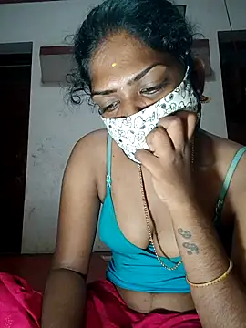 Snapshot of Tamil_Kavitha chatting on 10-16-25, 07:15 Tamil Kavitha online show from 10-16-25, 07:15