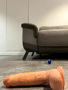 Snapshot of antoiine1089 chatting on 09-12-25, 10:04 antoiine1089 online show from 09-12-25, 10:04