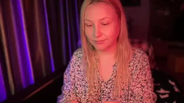 BikiHellena online show from 10-29-25, 11:28