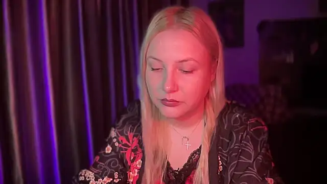 BikiHellena online show from 12-15-25, 04:50