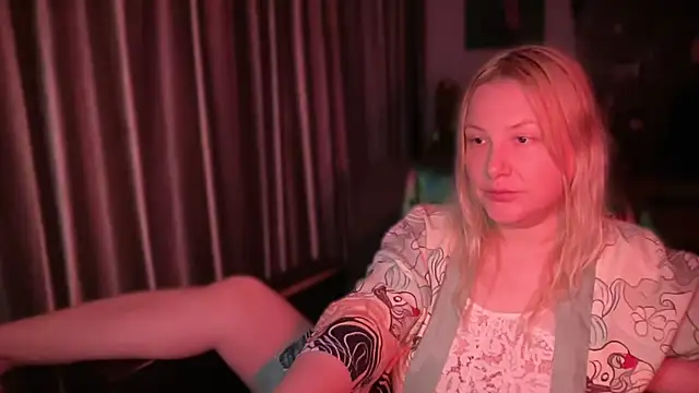 BikiHellena online show from 07-15-26, 02:39