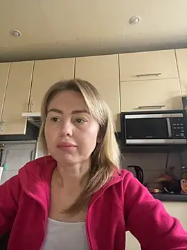 MartaLuna  online show from 11-05-25, 09:53