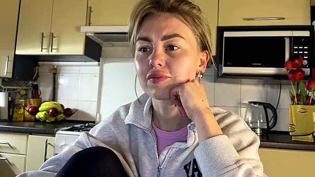 MartaLuna  online show from 04-18-26, 08:42