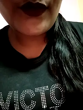 Snapshot of Moni_6969 chatting on 09-18-25, 11:12 Moni 6969 online show from 09-18-25, 11:12