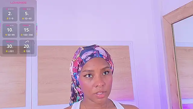 ValeryCortezm online show from 11-19-25, 01:22