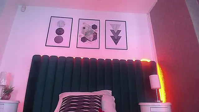 Keila Fg online show from 11-28-25, 08:11