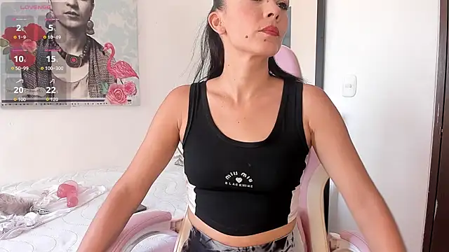 Lhia  online show from 09-30-25, 06:24