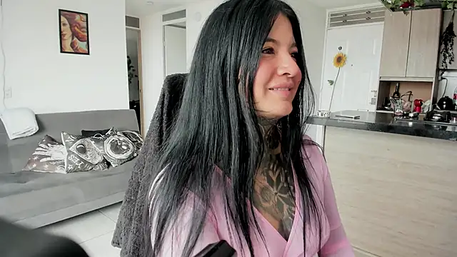 Unatatuada online show from 04-13-26, 08:36