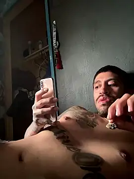 Snapshot of busnfatnutsLildee chatting on 03-31-26, 12:34 busnfatnutsLildee online show from 03-31-26, 12:34