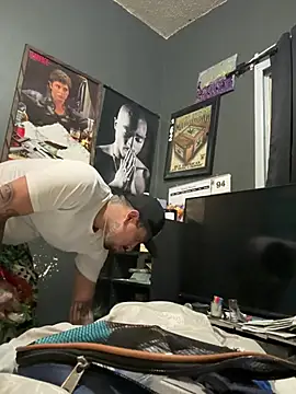 Snapshot of busnfatnutsLildee chatting on 04-14-26, 08:31 busnfatnutsLildee online show from 04-14-26, 08:31