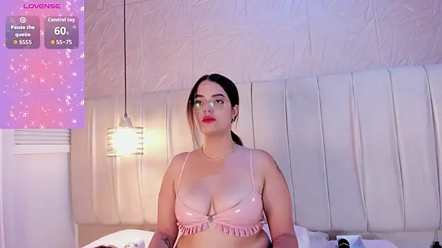 hannahst  online show from 11-07-25, 08:09